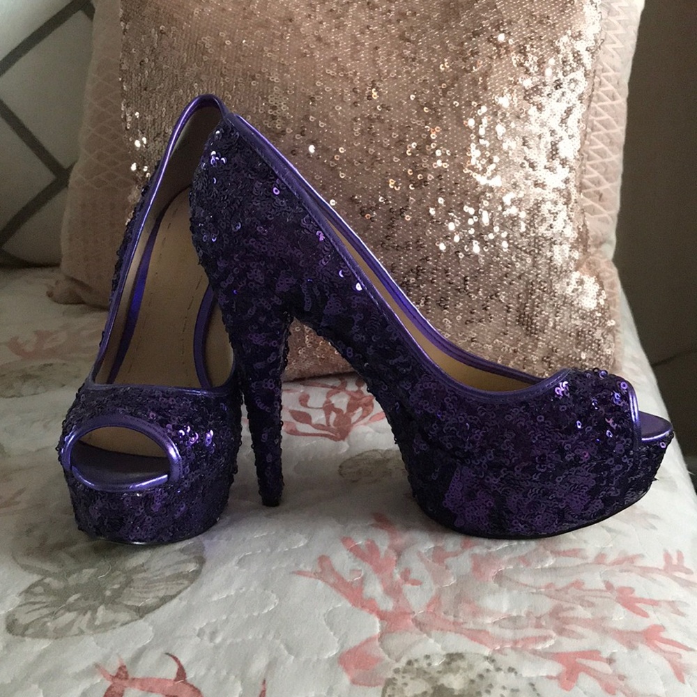 Shoes - Picture 2 of 5